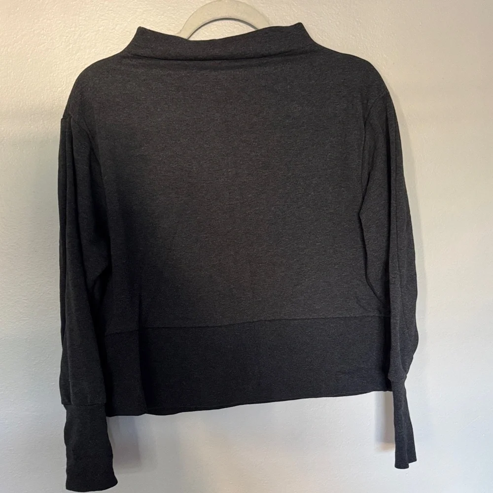 Nike Gray Dri-Fit Cropped Sweatshirt - Picture 6 of 6